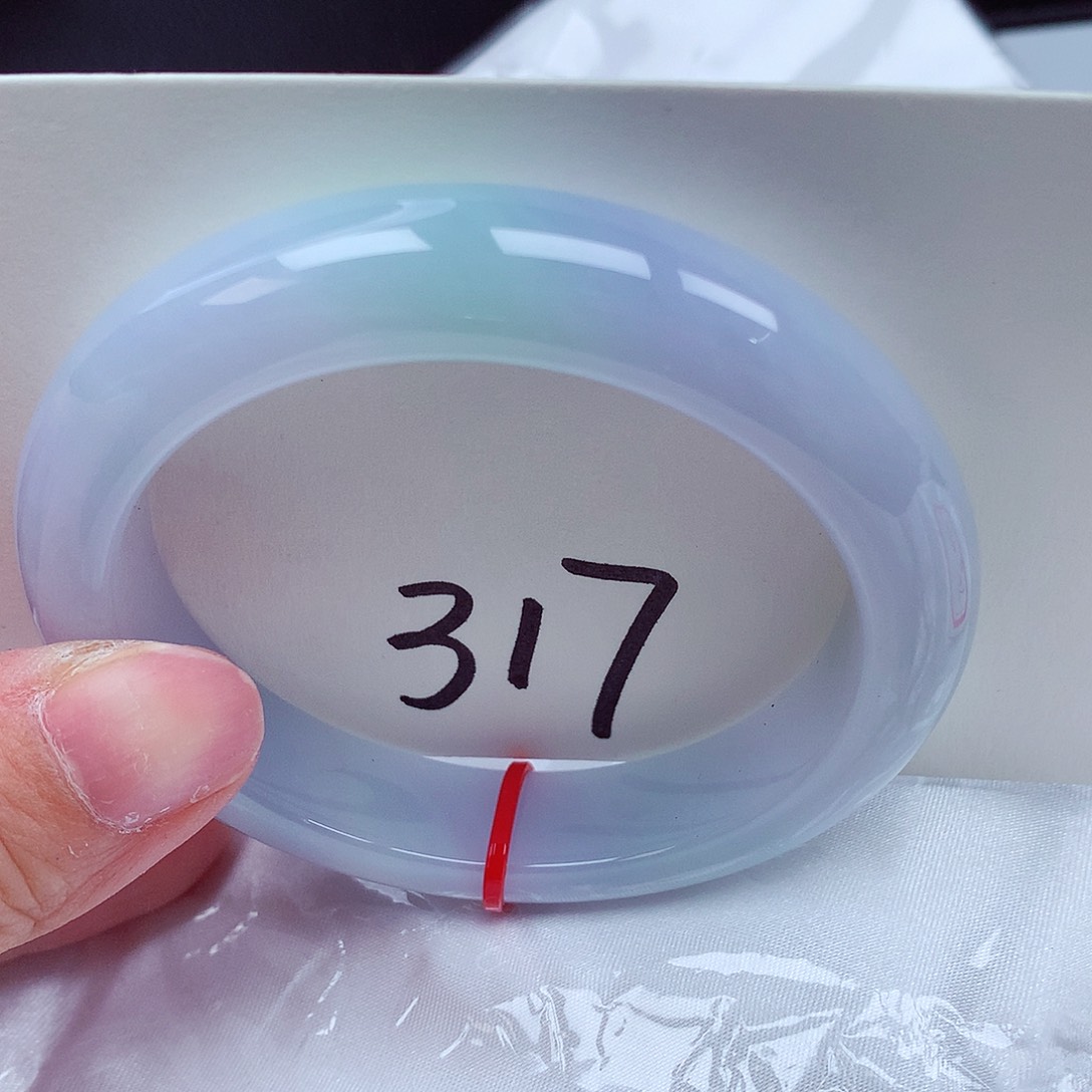 翡翠手镯未镶嵌翡翠