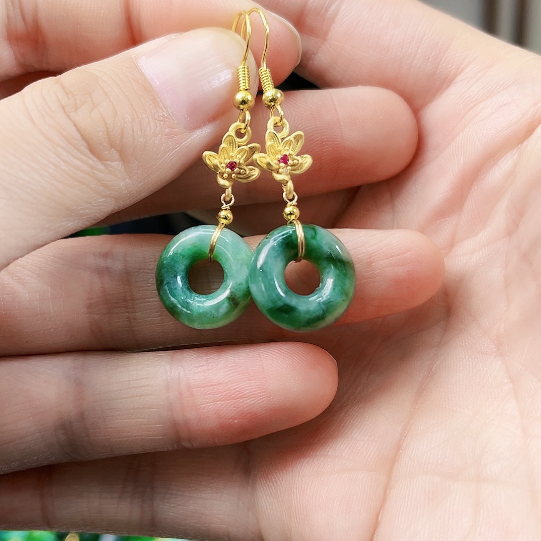 翡翠耳饰未镶嵌耳饰多样性