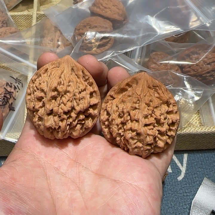 睛***凝吊坠文玩核桃房山官帽