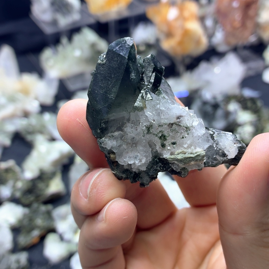 石材月牙弯弯绿幽