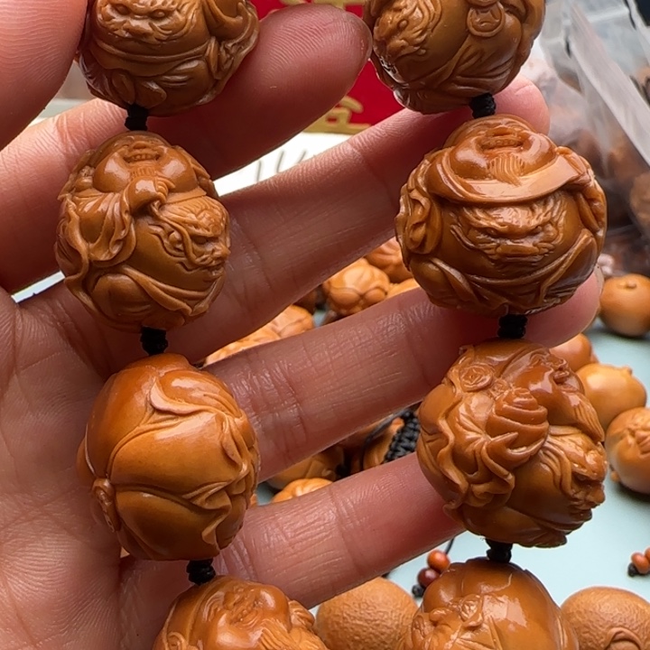 橄榄核手串雕刻工艺