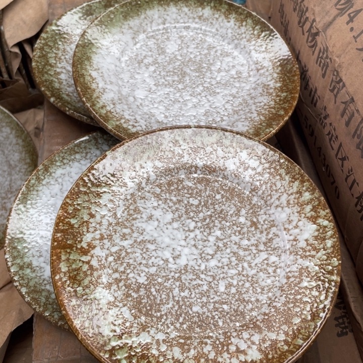 其他盘子碗砂锅都有