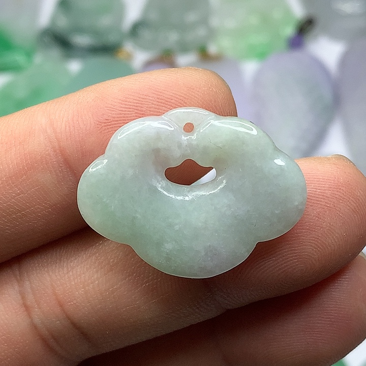 翡翠吊坠(赠链)未镶嵌