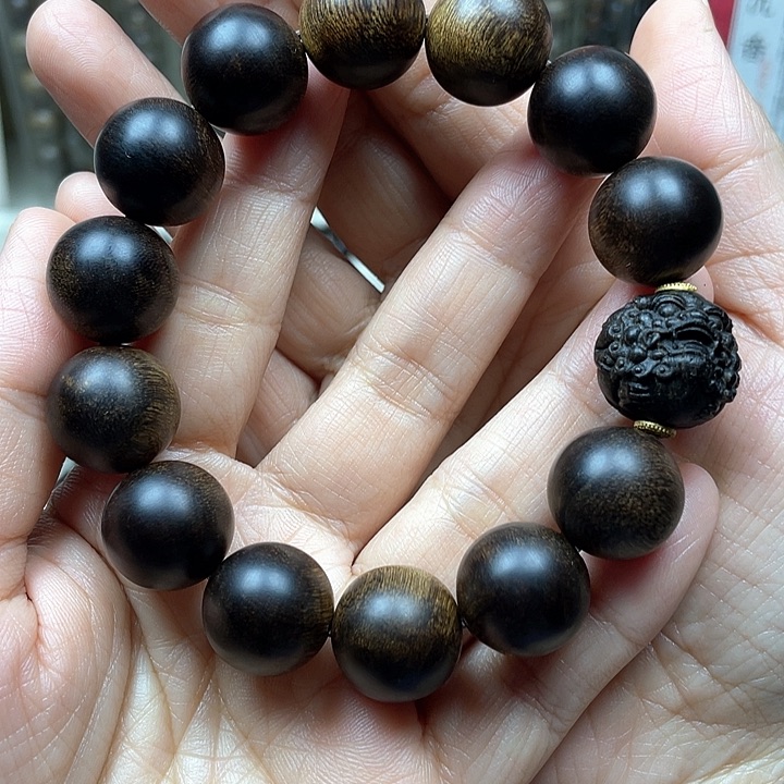 沉香手串达*尼越南芽庄白奇楠留疤料