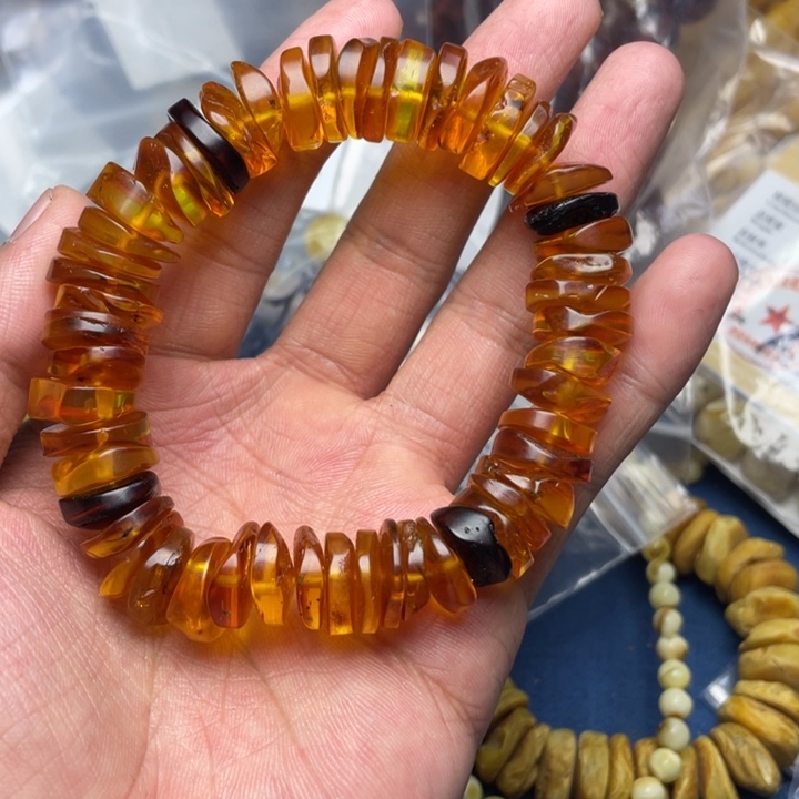 琥珀未镶嵌珠宝奇石