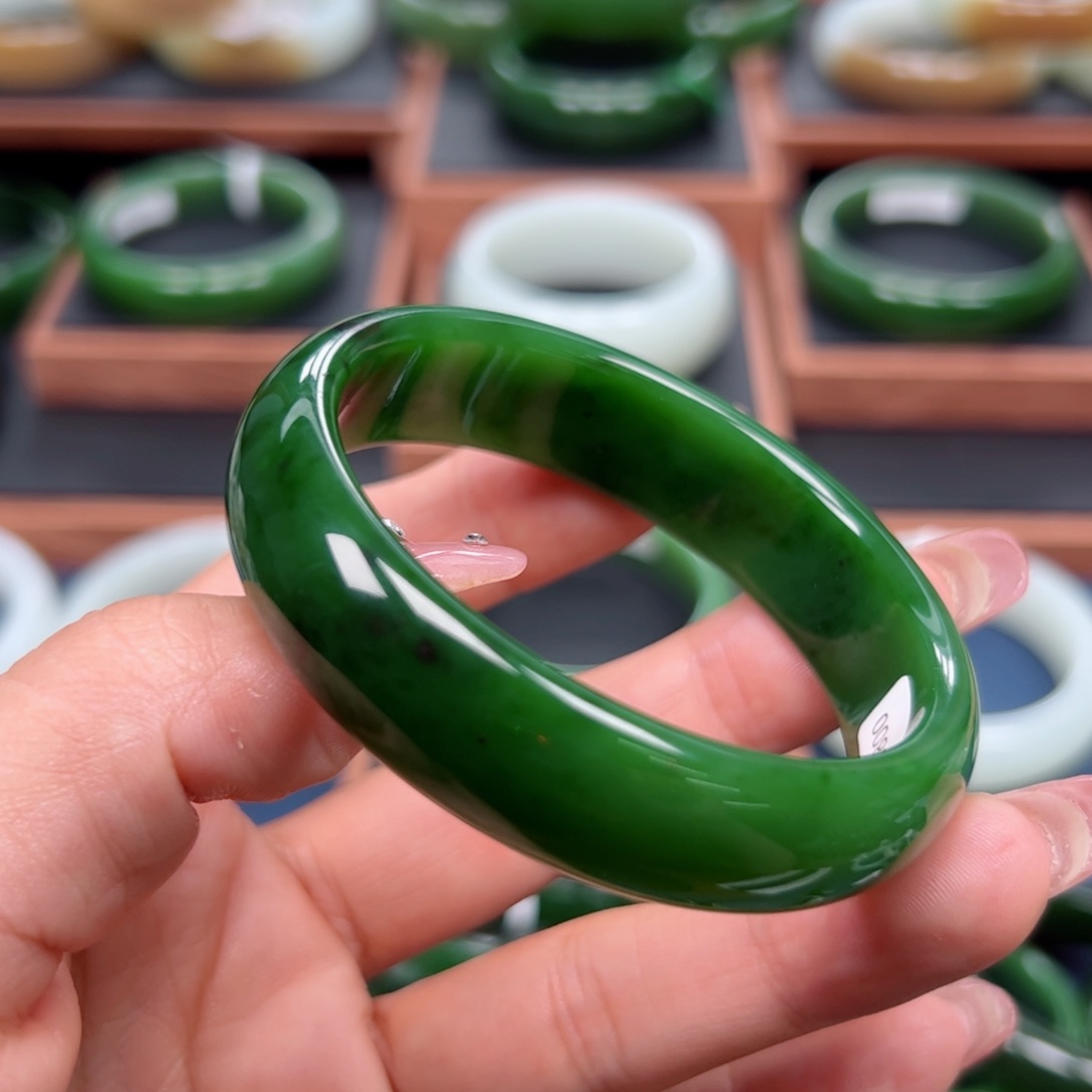 未镶嵌手镯和田玉（碧玉）