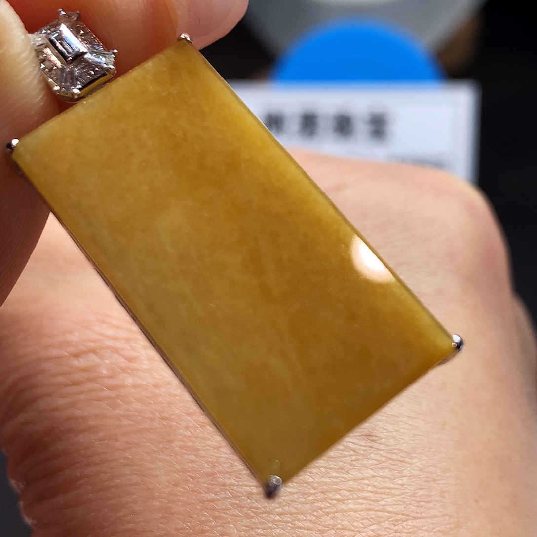 D***I翡翠18K金镶嵌颈饰分单