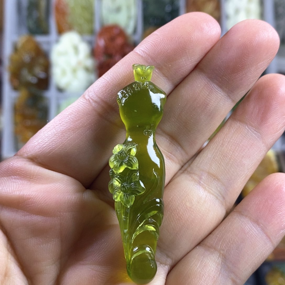 合金蛇纹石玉颈饰