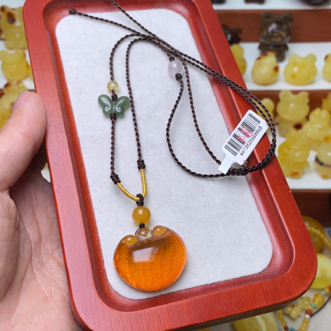 琥珀吊坠(赠链)未镶嵌