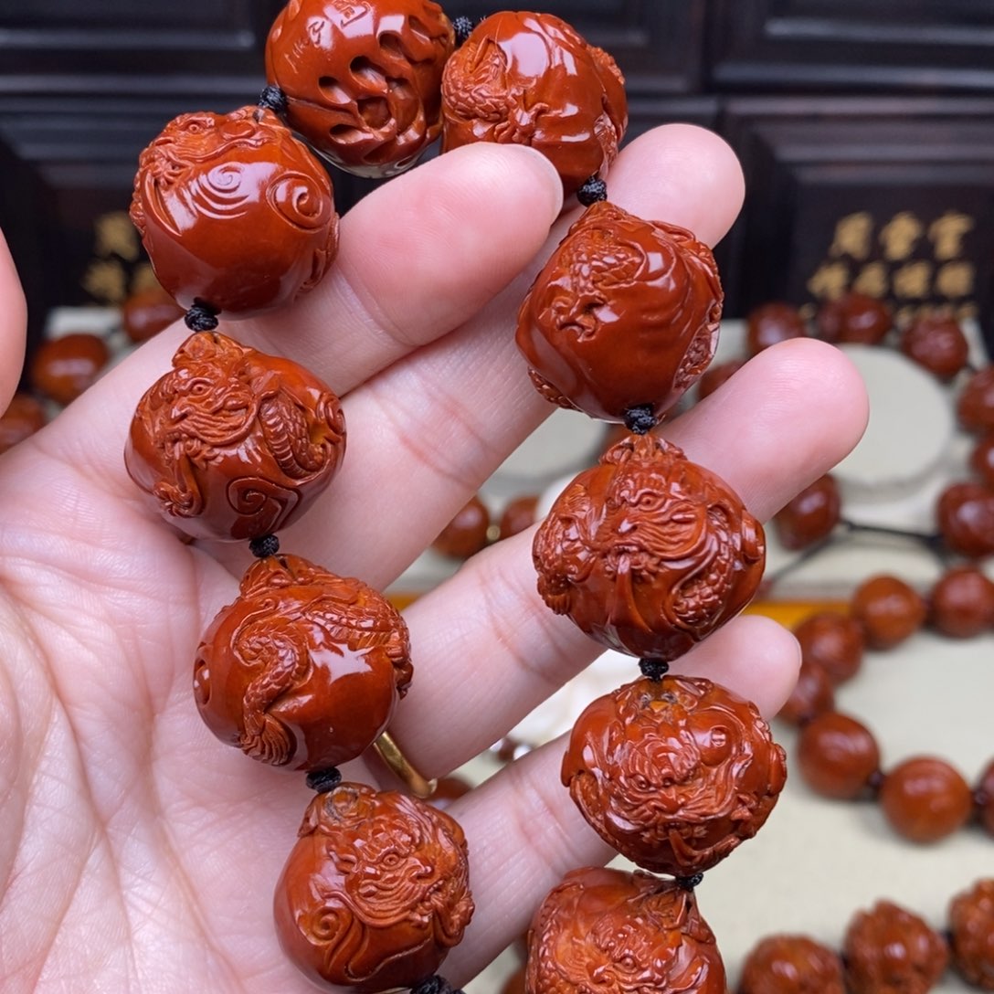 ****以橄榄核吊坠龙行天下