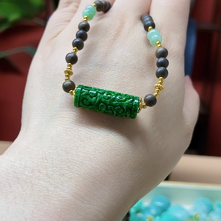 翡翠未镶嵌颈饰吊坠