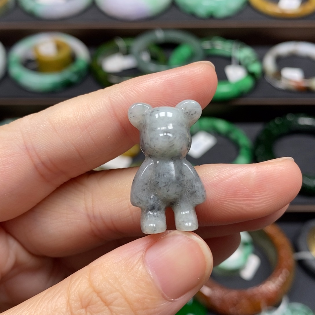 翡翠颈饰未镶嵌暴力熊