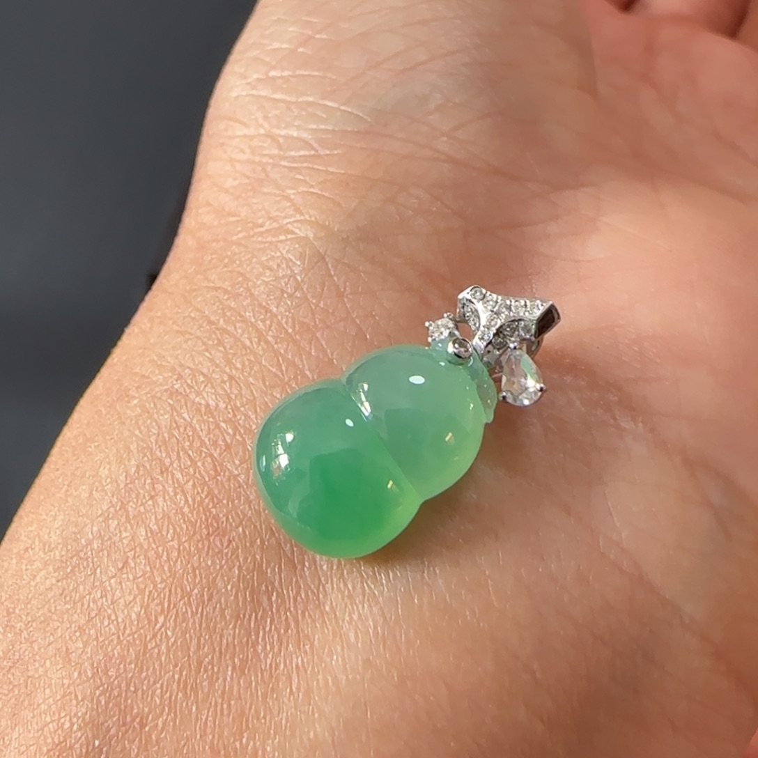 翡翠颈饰18K金镶嵌葫芦