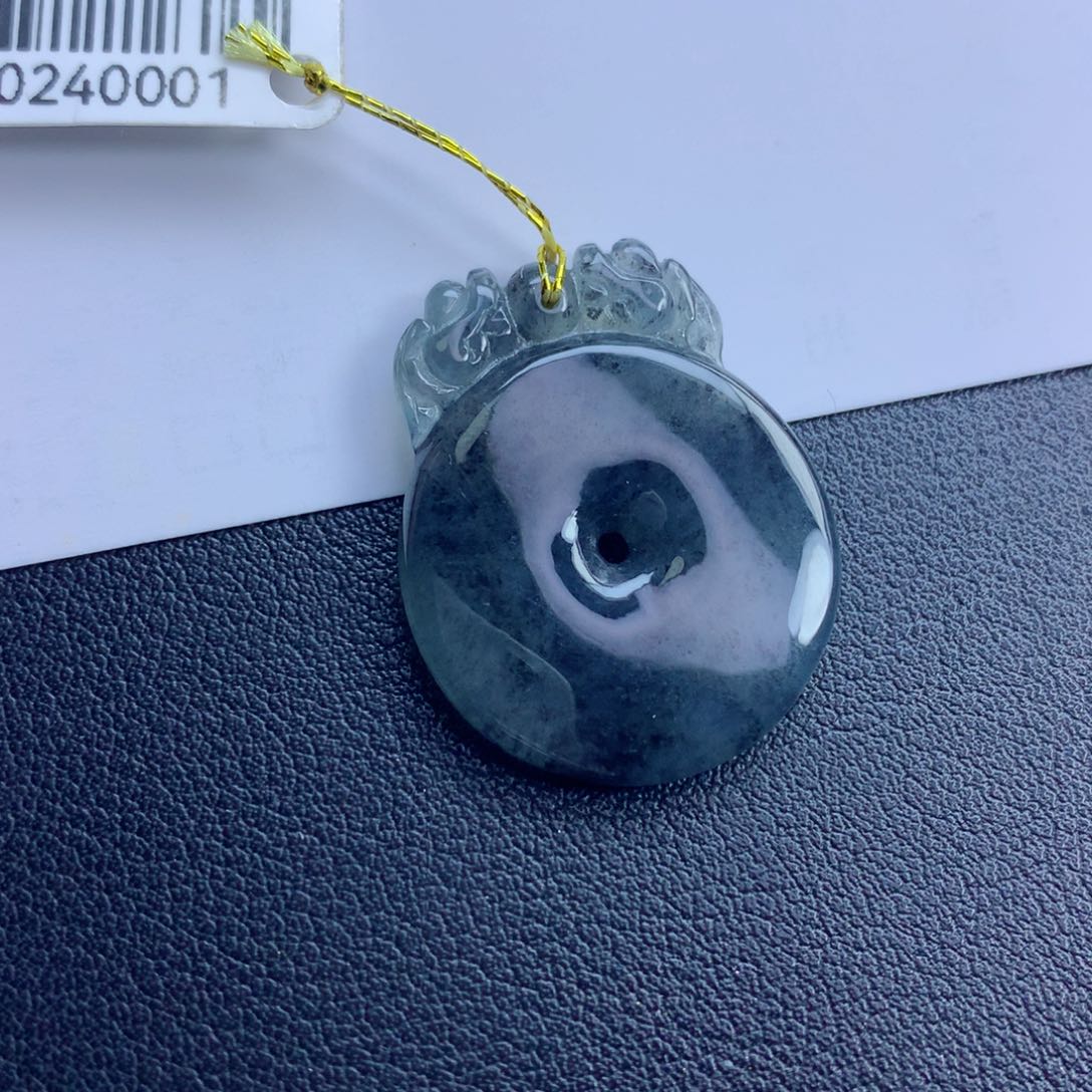 翡翠颈饰未镶嵌平安扣