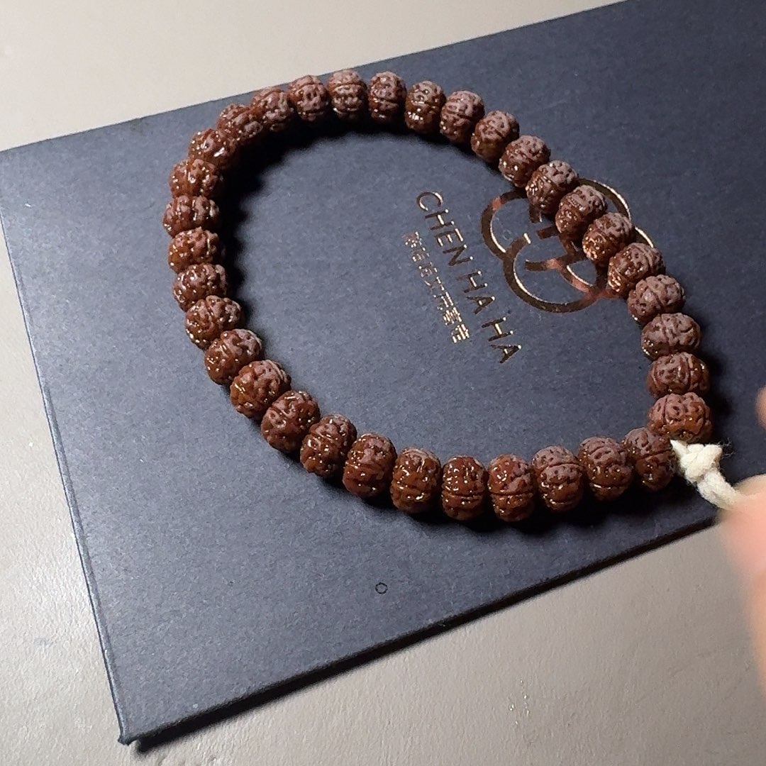 金刚菩提吊坠勿理达顶级老树王手持