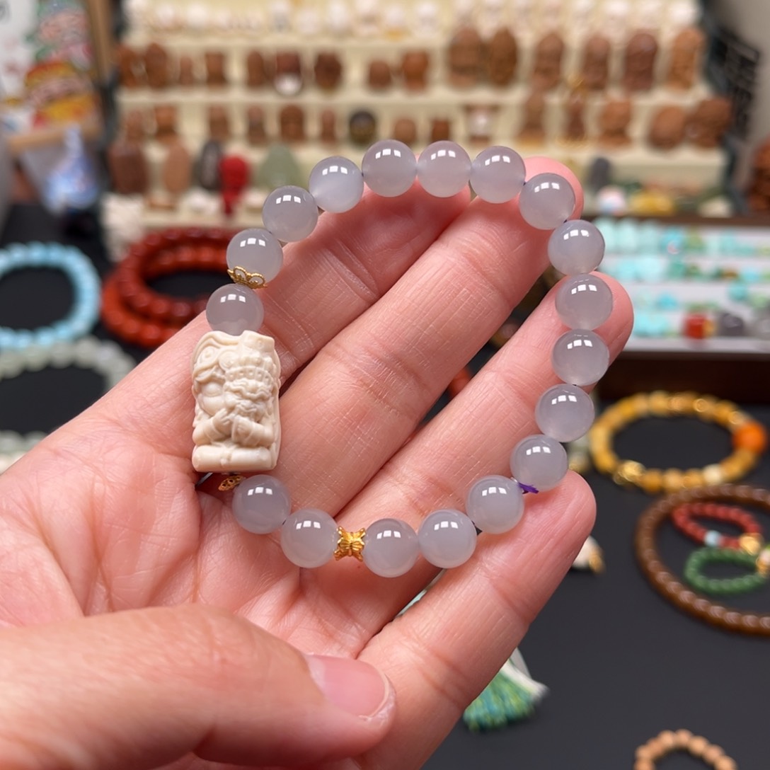 和田玉手串未镶嵌单圈手串