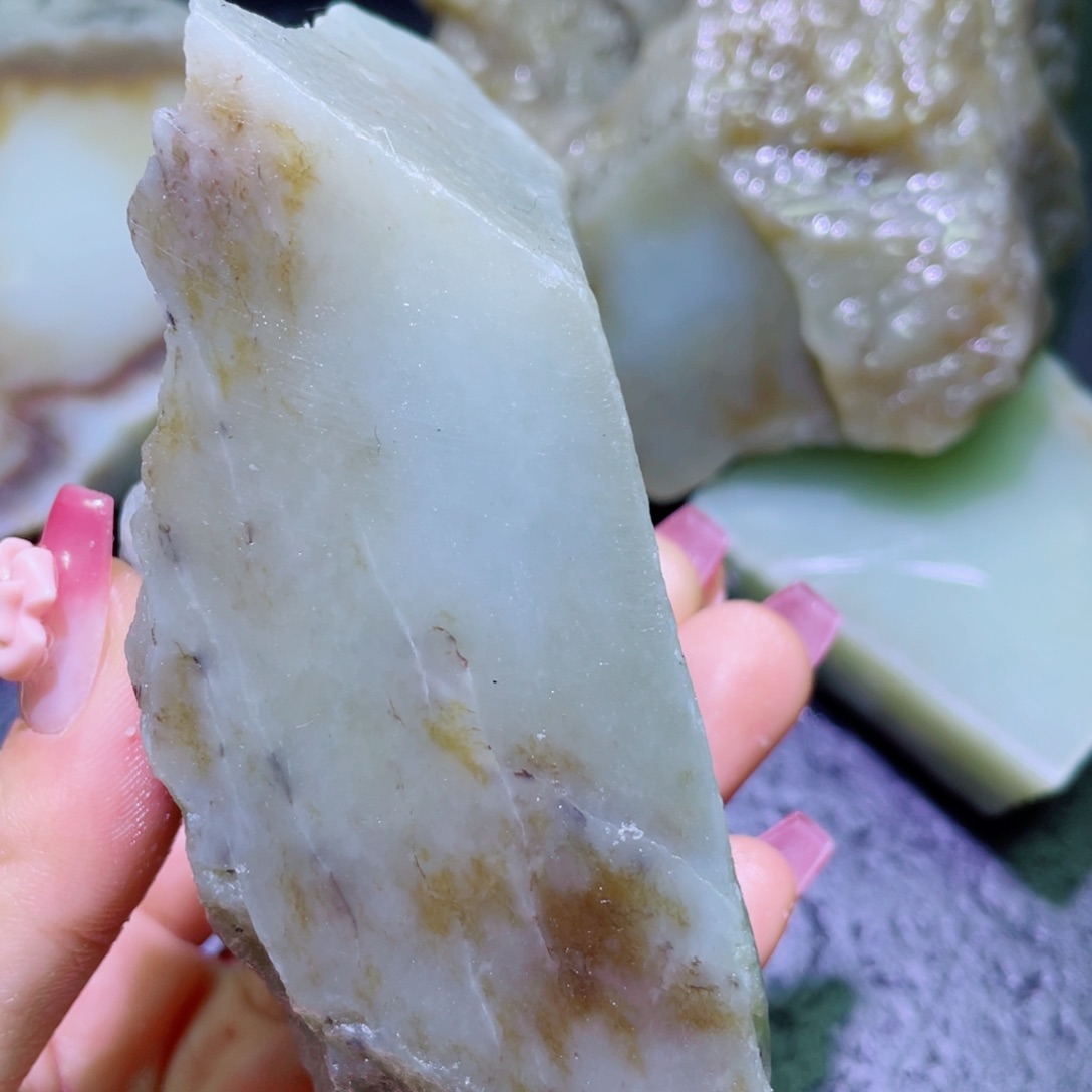 和田玉未镶嵌珠宝半成品