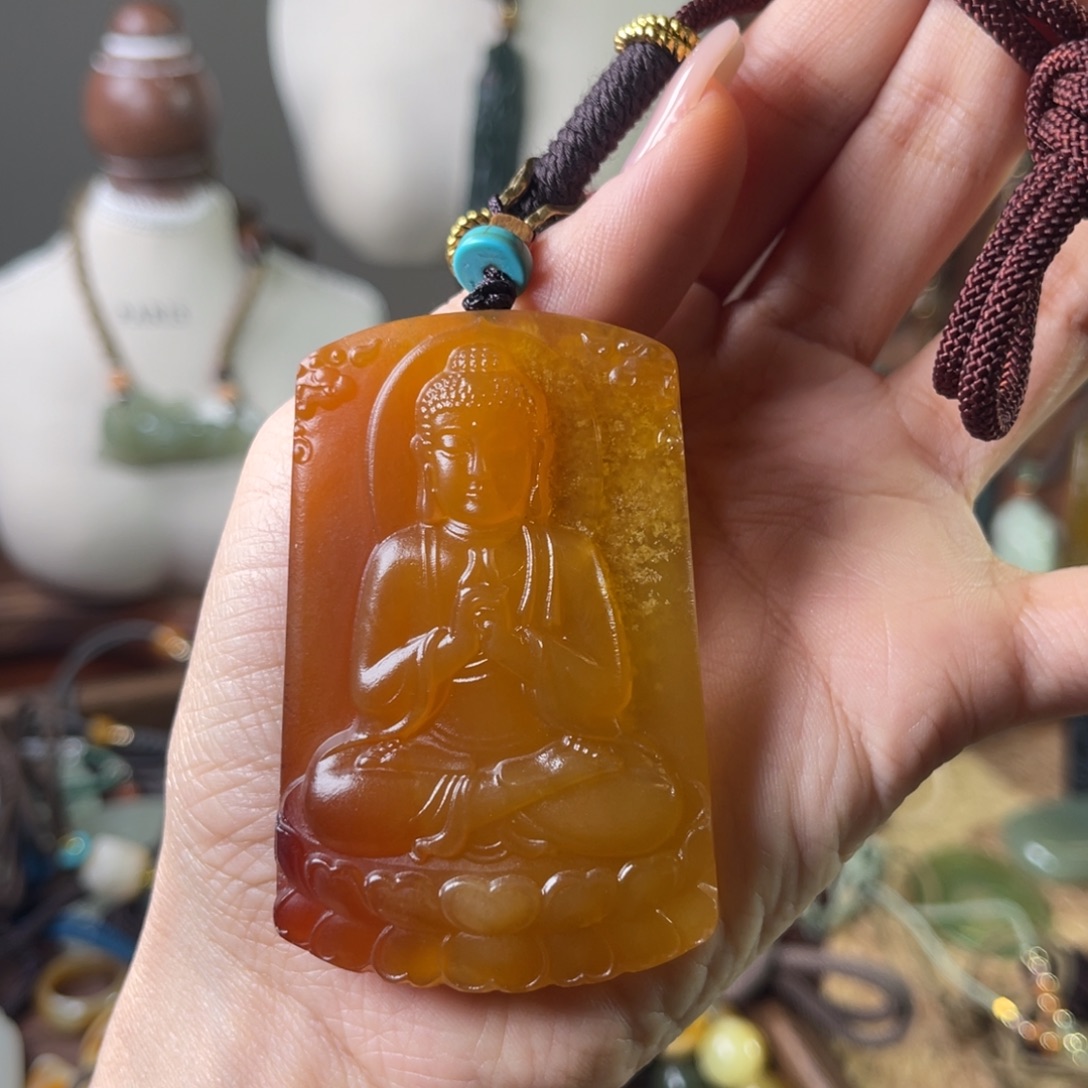 小***园蛇纹石玉未镶嵌颈饰