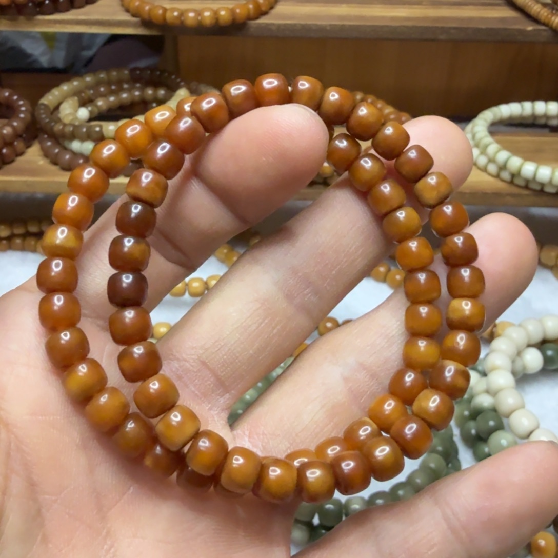 吊坠龙脊菩提玉化