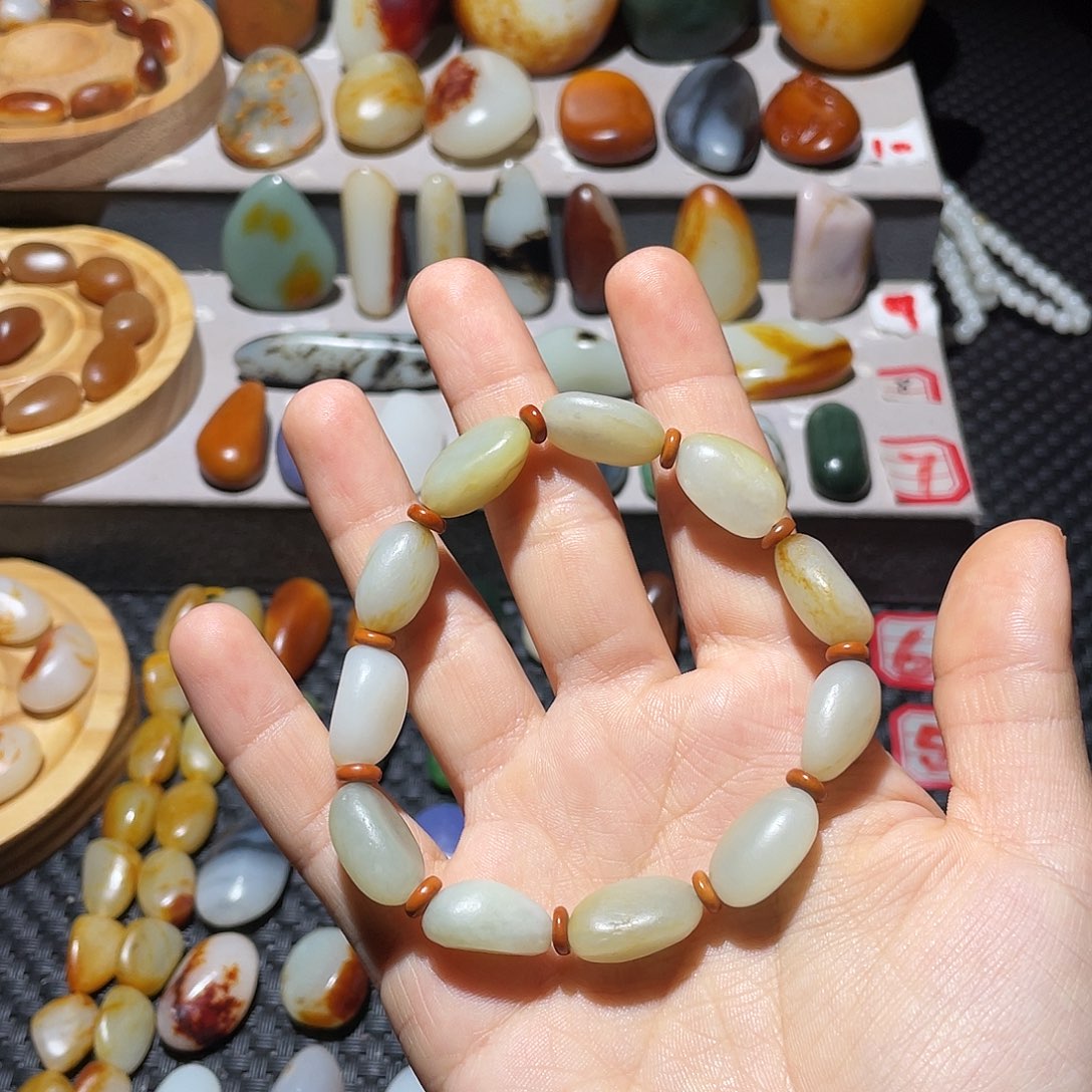 和田玉未镶嵌手链