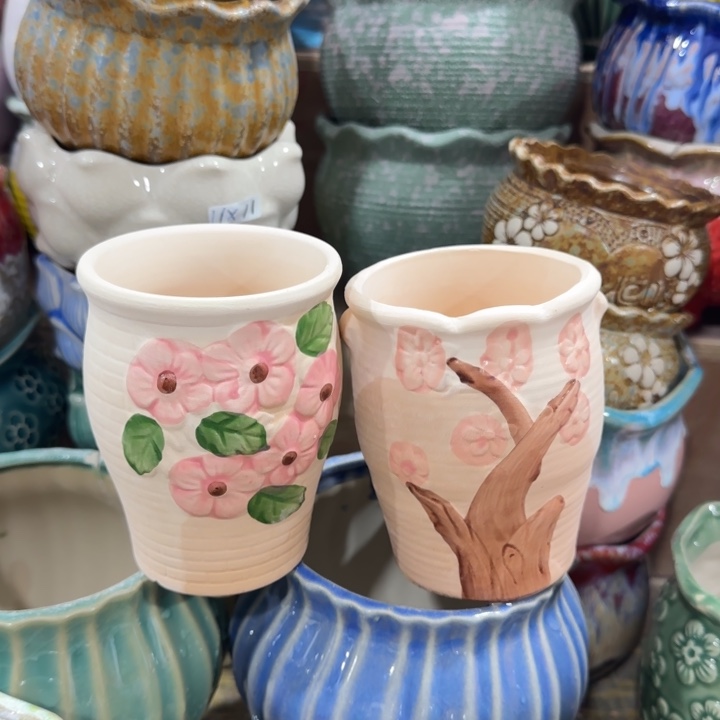 凑9块包邮，有孔，陶瓷花盆