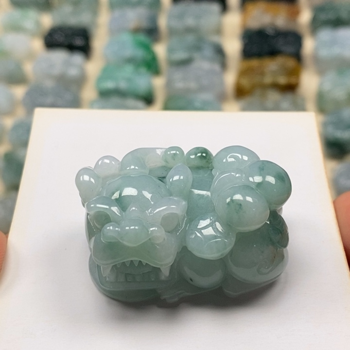 翡翠颈饰未镶嵌天然翡翠貔貅吊坠