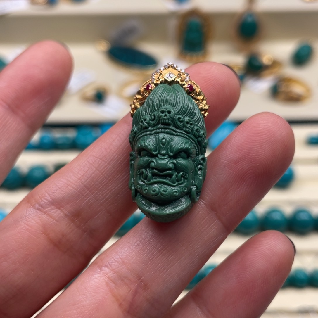 18K金镶嵌绿松石珠宝奇石雕件