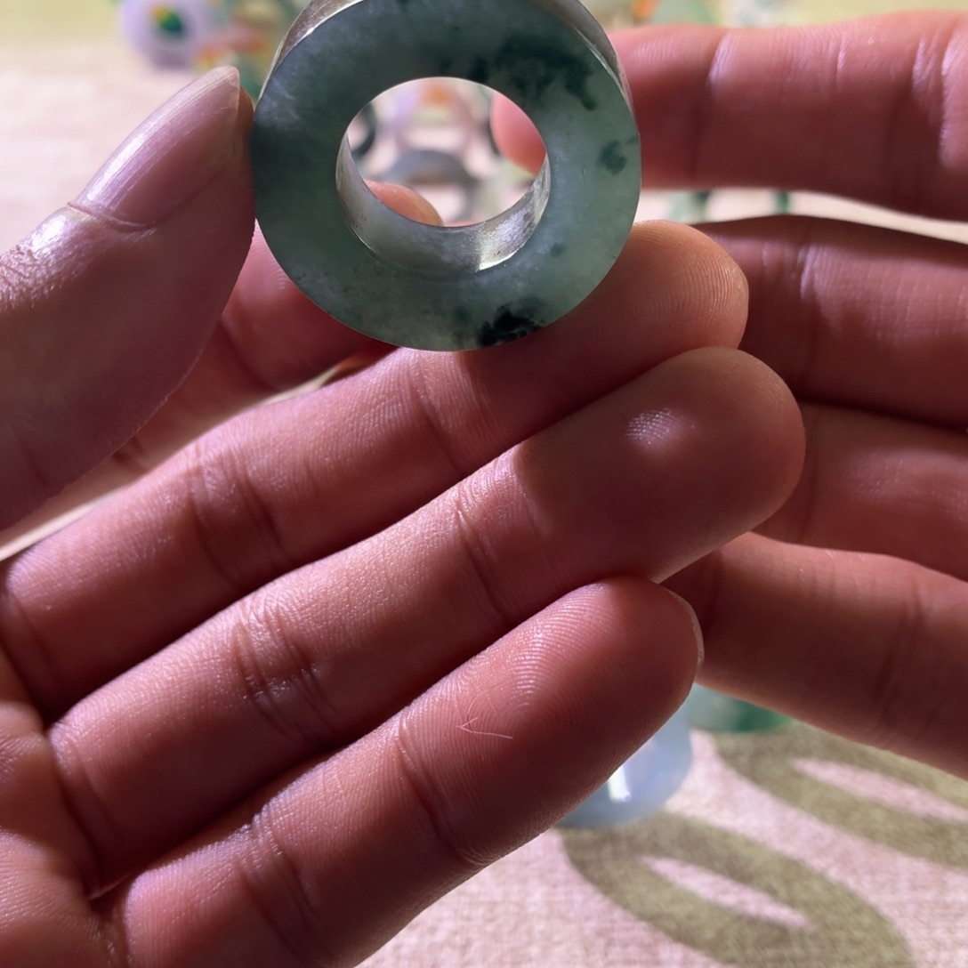 ～***里定制翡翠未镶嵌戒指