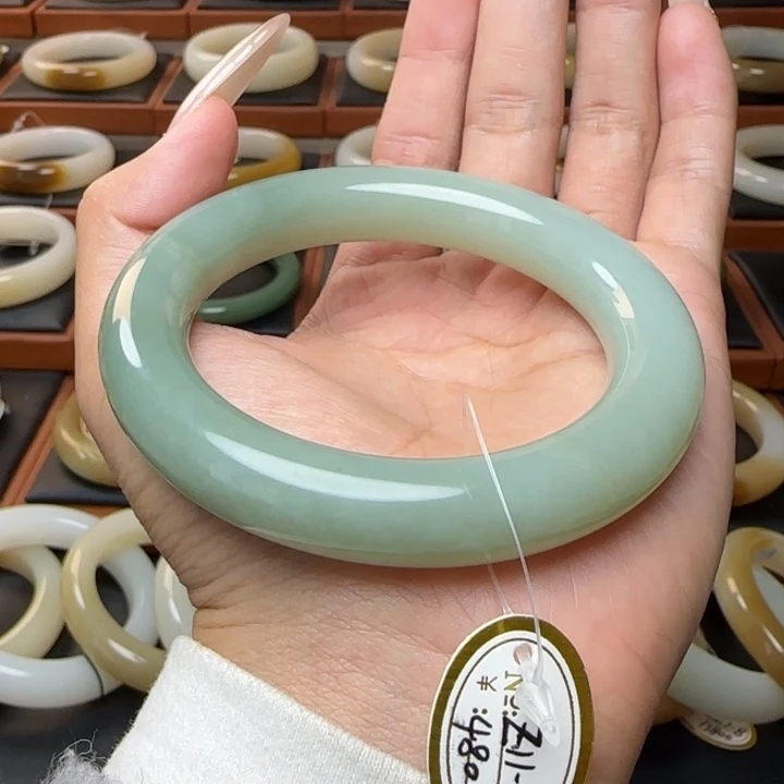精品且末蓝圆条和田玉