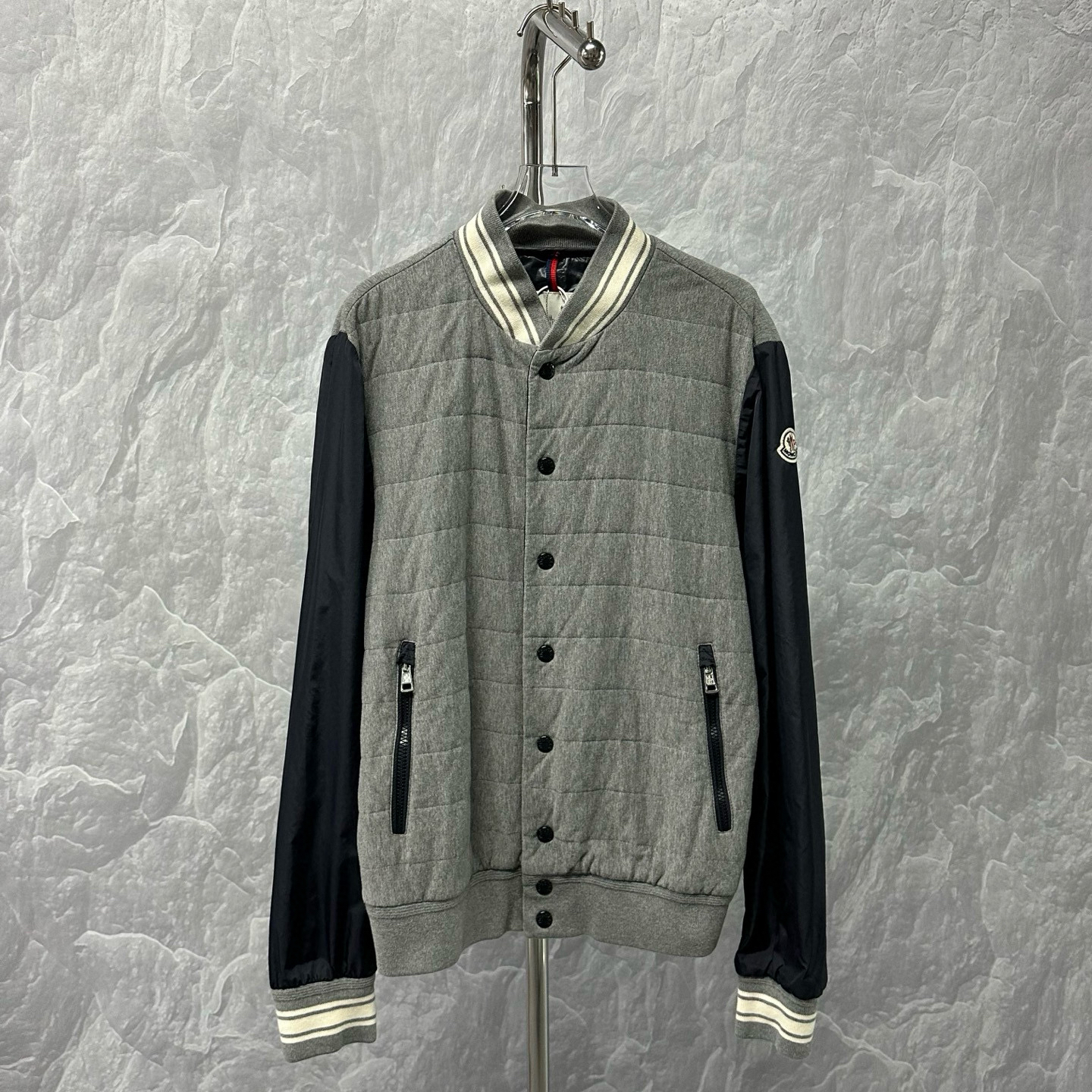 未使用 MONCLER 拼接logo外套 3码 D17665