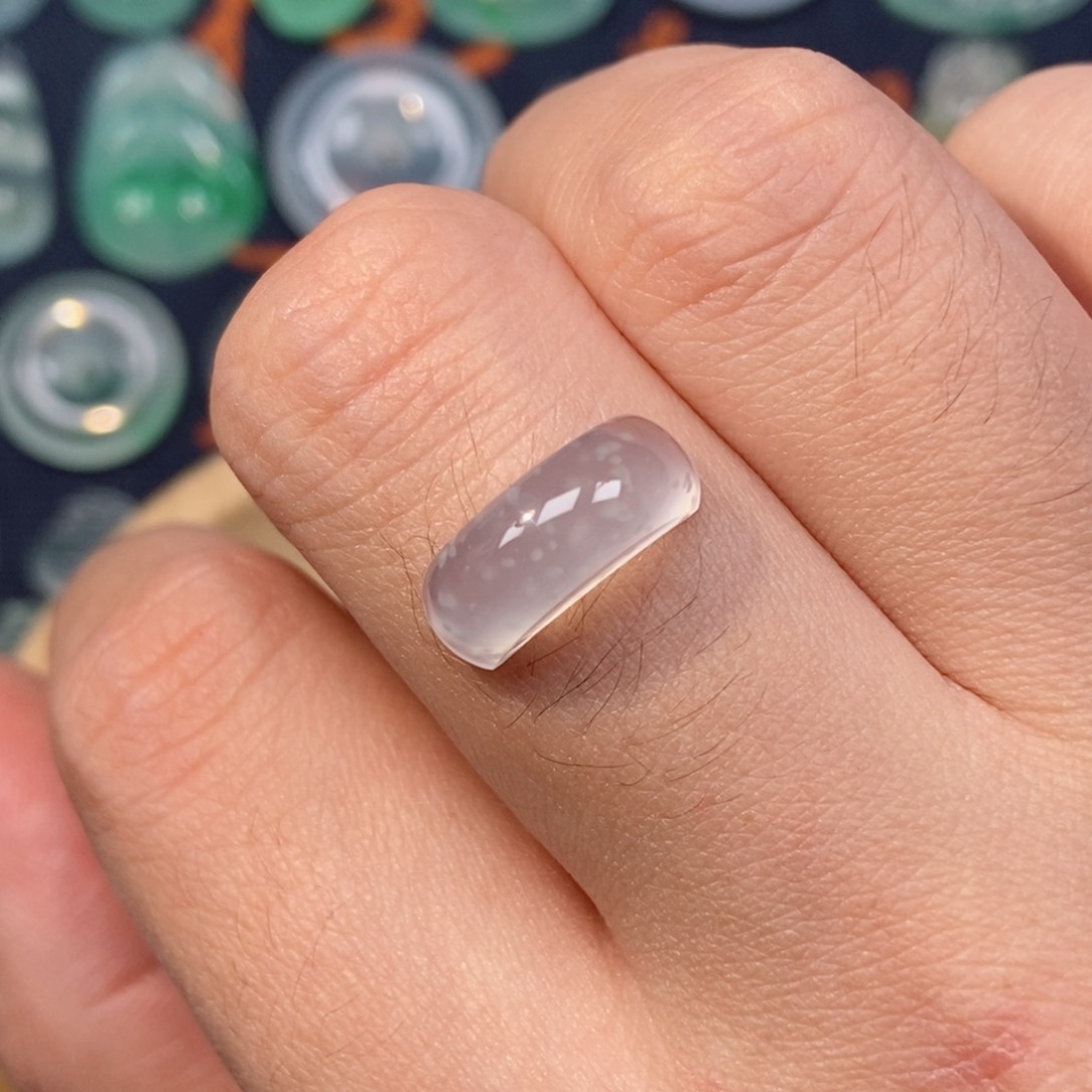 翡翠颈饰未镶嵌马鞍