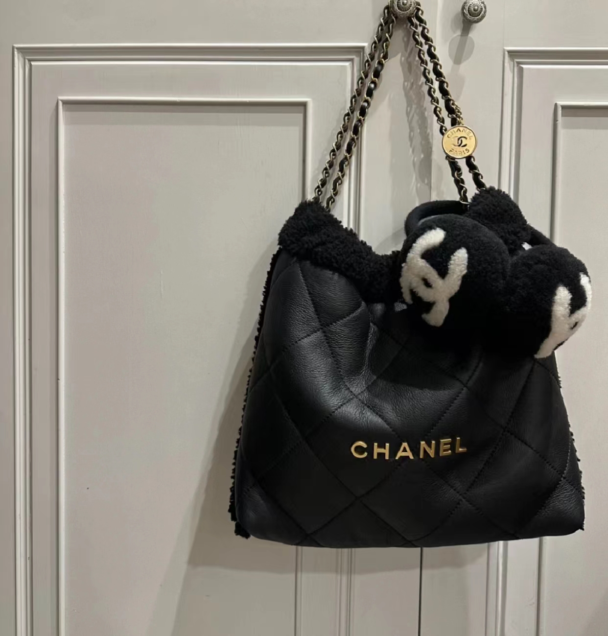 未使用 Chanel/香奈儿 黑金泰迪毛毛中号22bag包 18494290