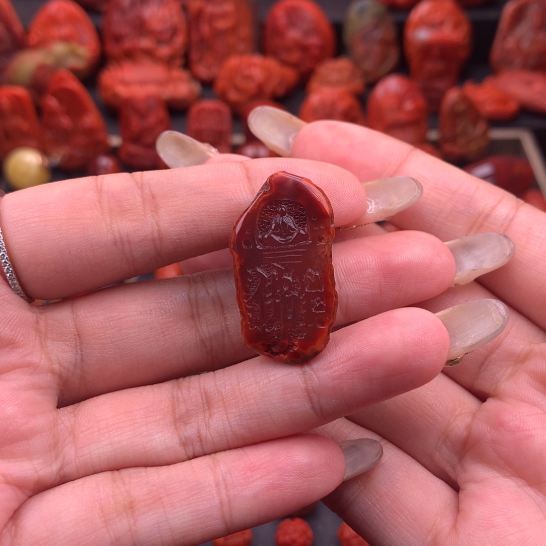 南红玛瑙南红川料原矿原皮包浆无相佛吊坠17.5m未镶嵌