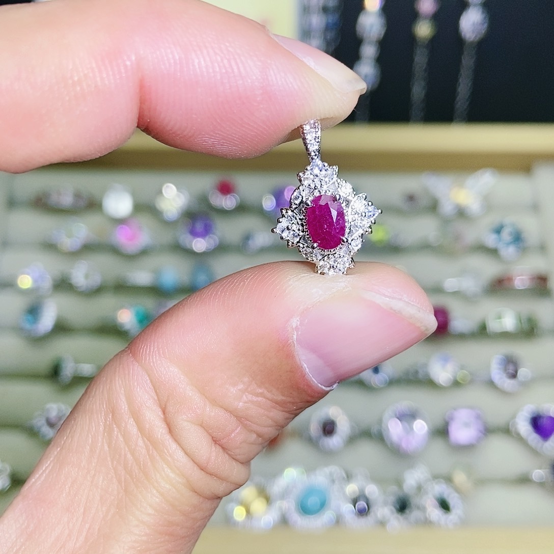 【闪购商品】吊坠(不含链)未镶嵌红宝石