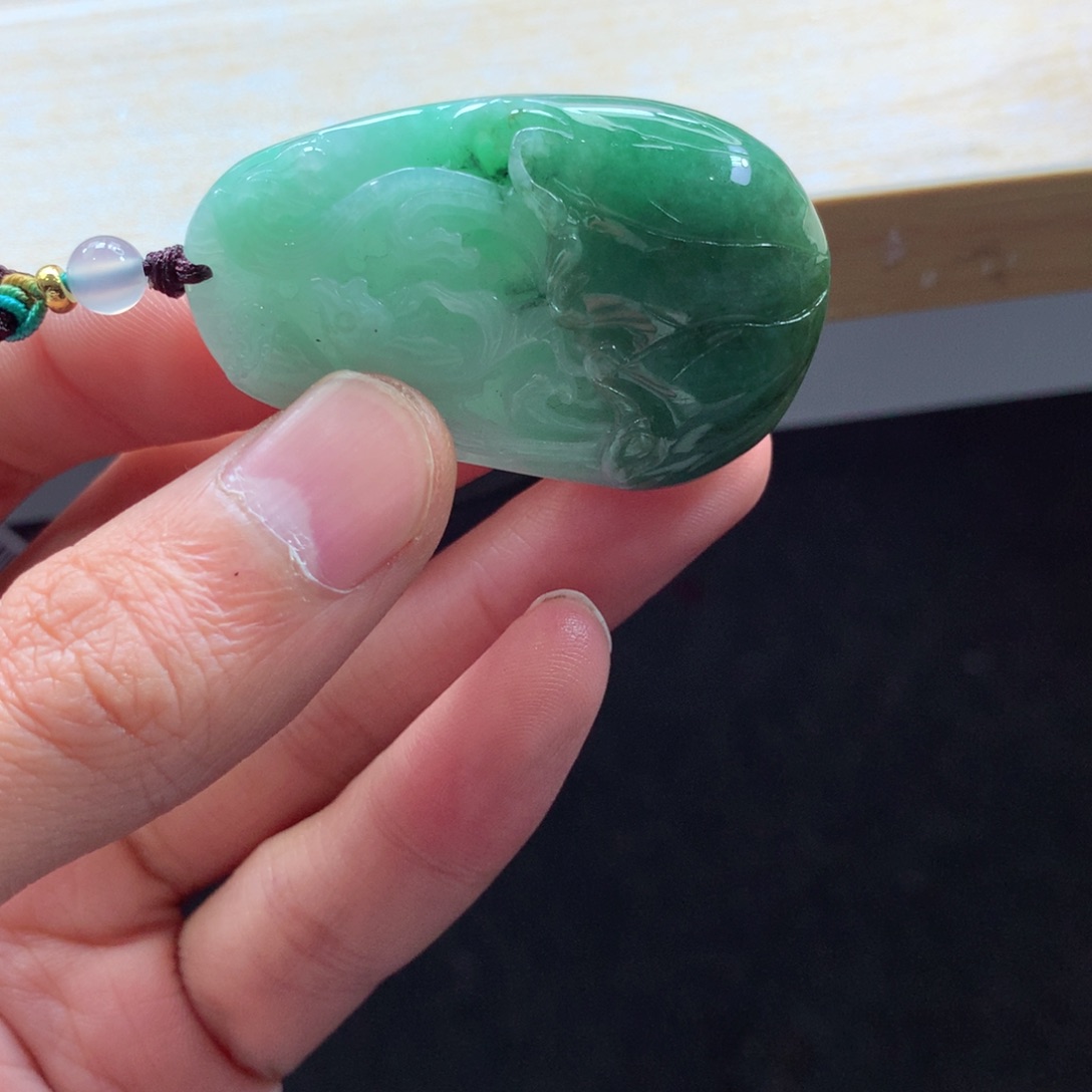 翡翠颈饰未镶嵌吊坠