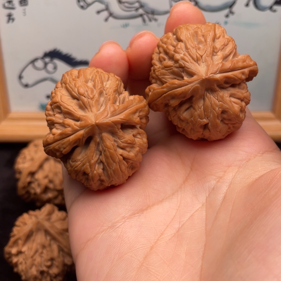 【闪购商品】文玩核桃把件38全品红锦鲤