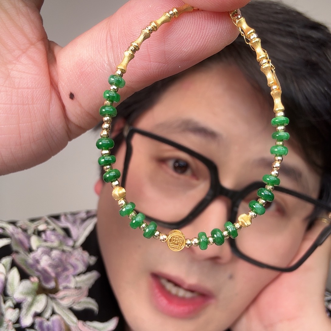 翡翠18K金镶嵌颈饰一件