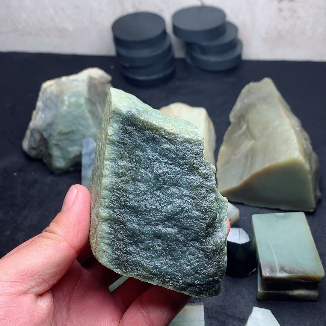 和田玉（糖玉）珠宝半成品足铂镶嵌