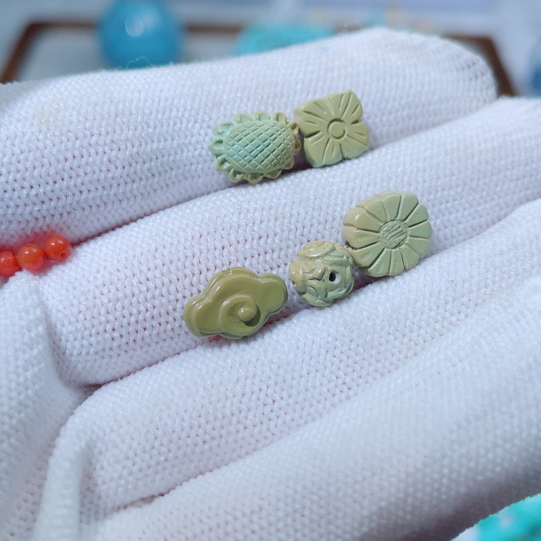 南红玛瑙未镶嵌珠宝奇石