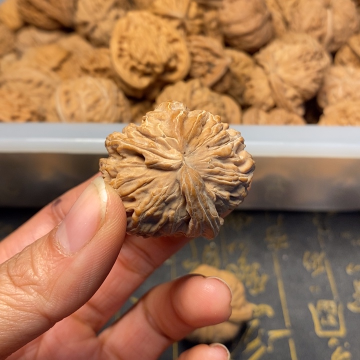 郭***店文玩核桃吊坠文玩核桃异形单只