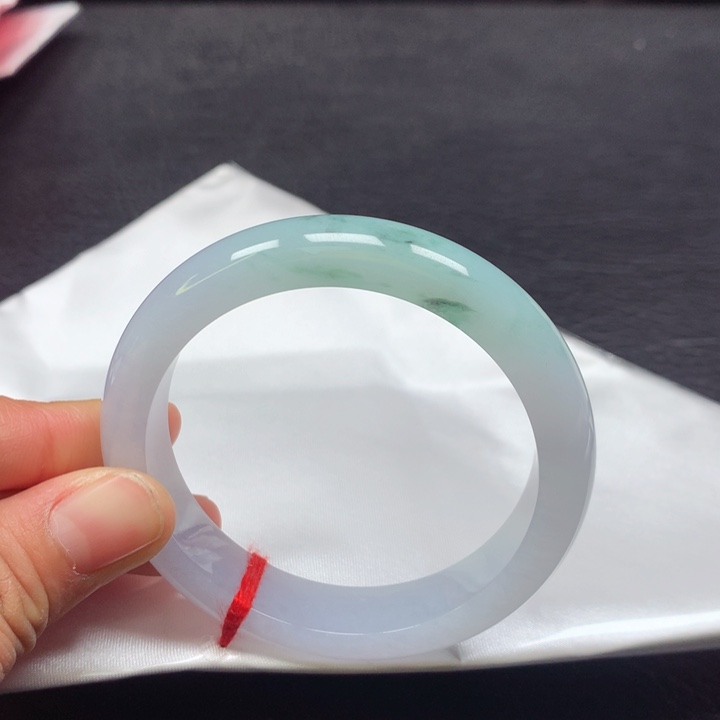 翡翠手镯未镶嵌55圈