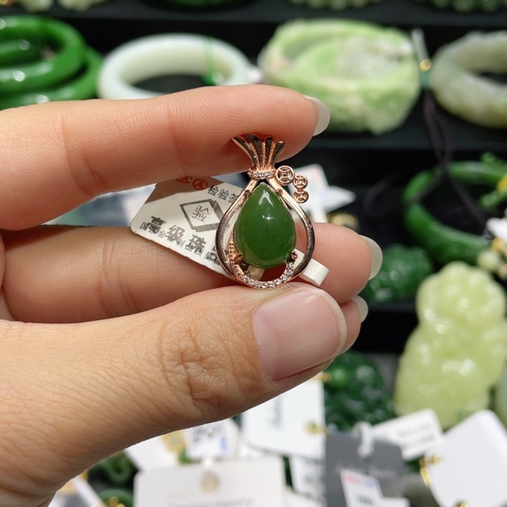 和田玉吊坠未镶嵌