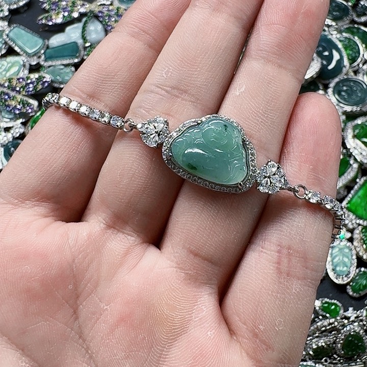 翡翠颈饰未镶嵌天然A货翡翠放漏