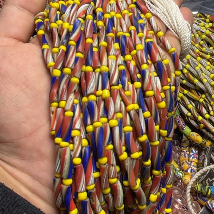 玻璃颈饰3255。罗马琉璃1条