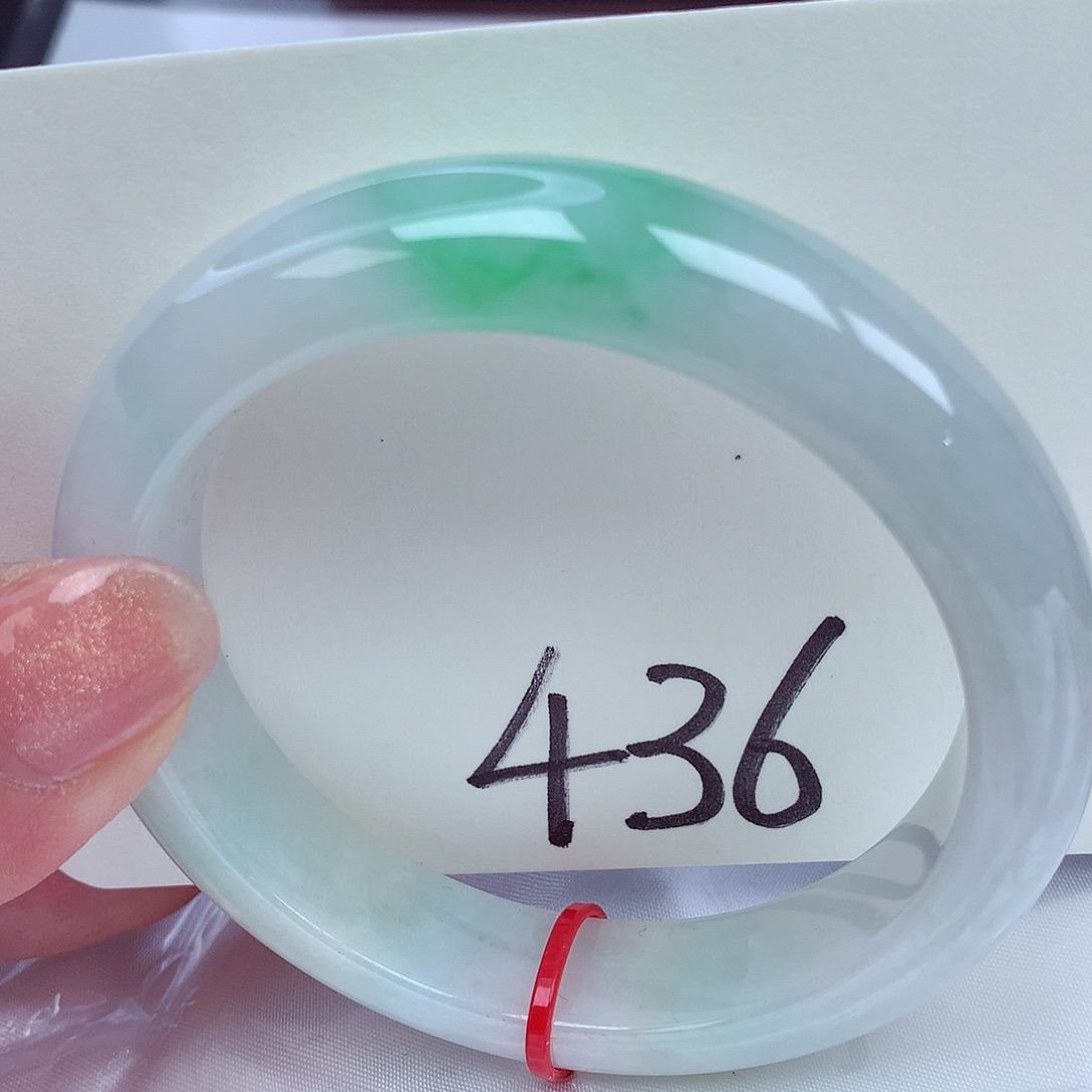 翡翠手镯未镶嵌翡翠