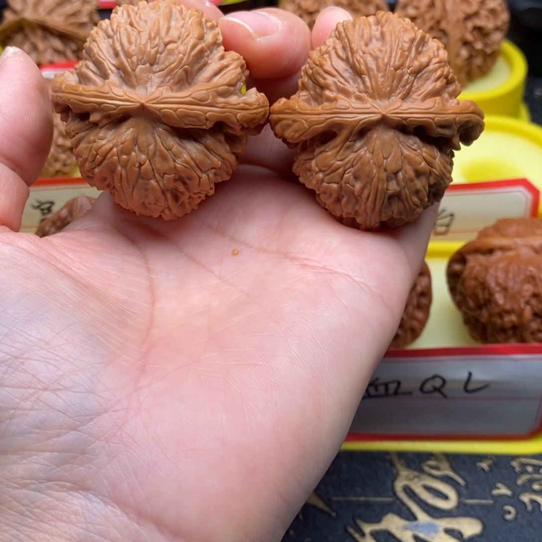 难***饭吊坠文玩核桃球白