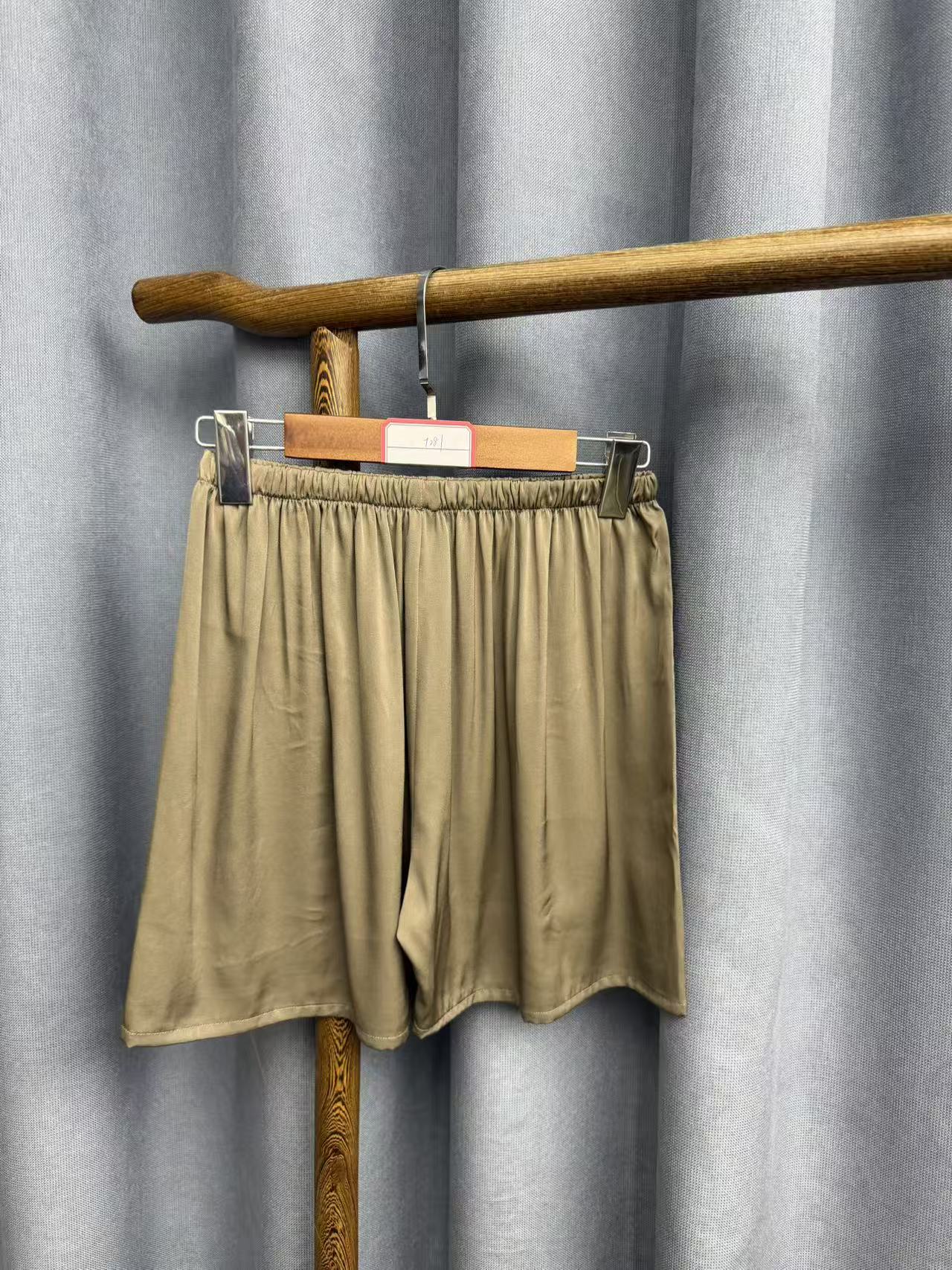 夏季新款时尚休闲桑蚕丝居家打底短裤T281