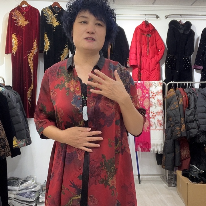 大码小衫可以穿到130斤左右