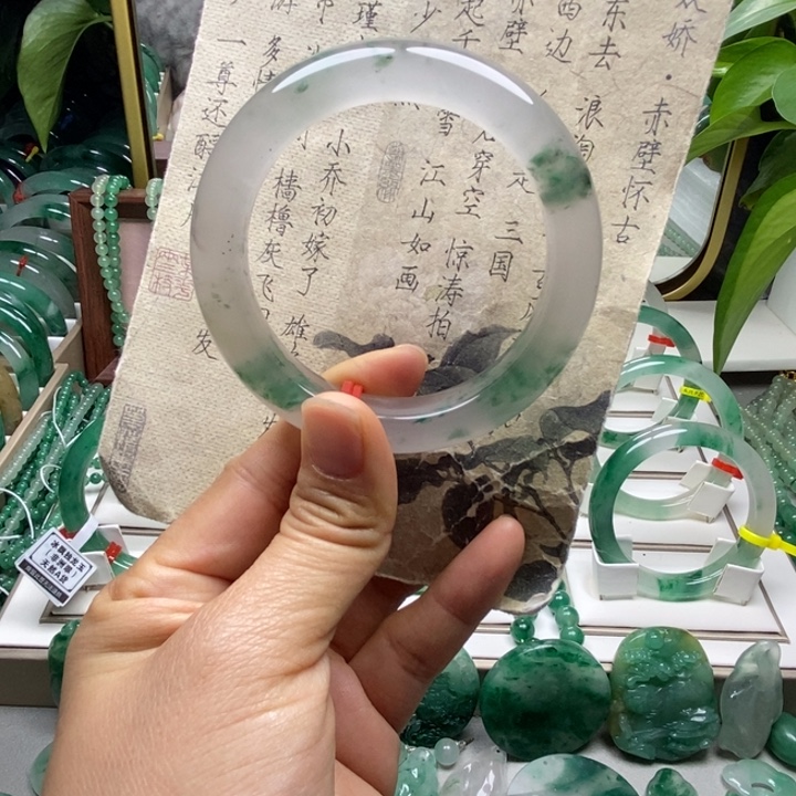 石英质玉未镶嵌手镯