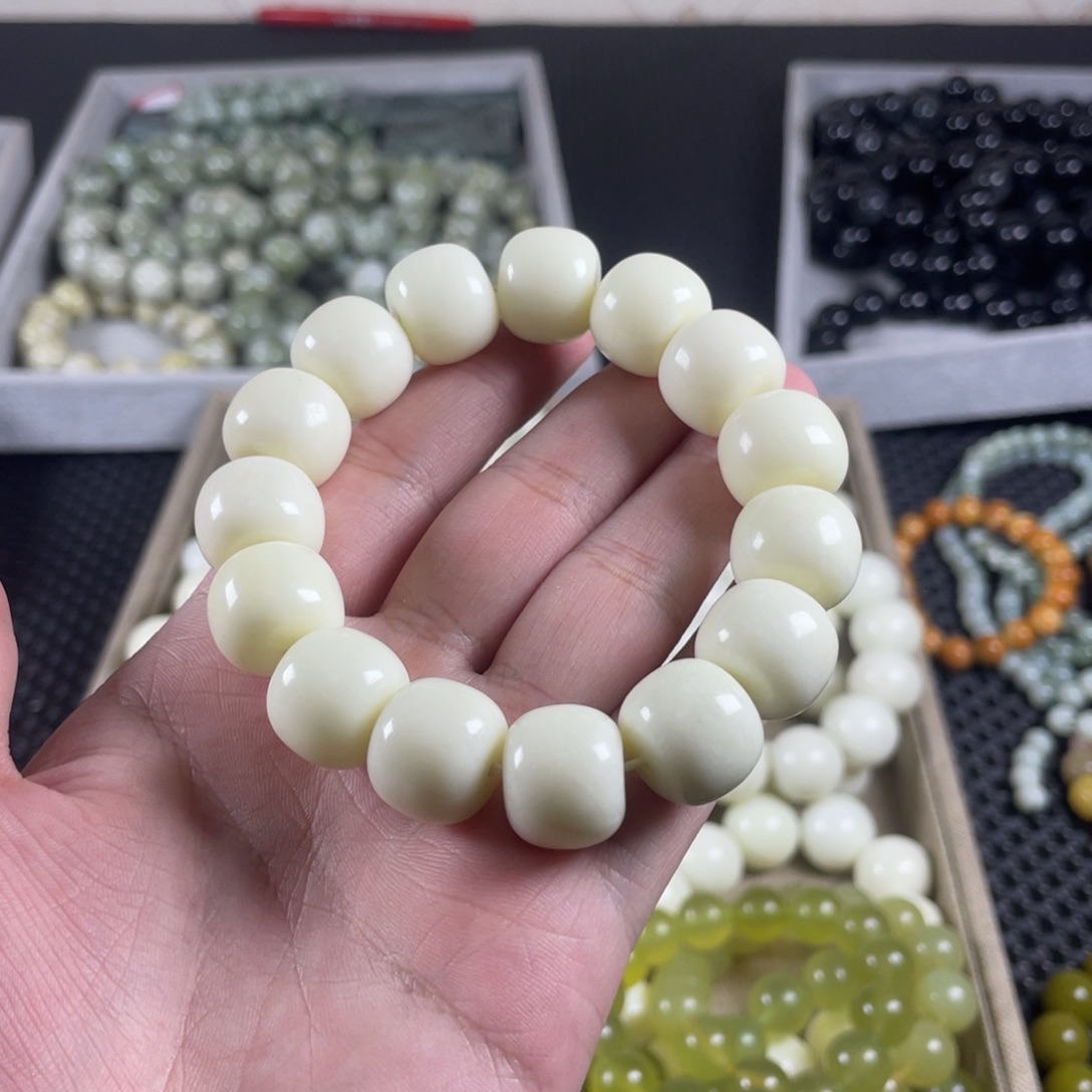 蛇纹石玉未镶嵌手链